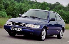 Saab 900, появившийся в 1993 году, убедил мировую общественность в том, что не только Volvo печётся о безопасности.