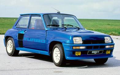 Знаменитый своими раллийными победами Renault 5 turbo был одним из самых «горячих» хэтчбэков своего времени.